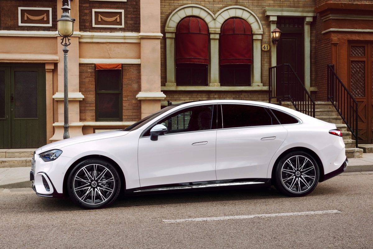 Mercedes-Benz C-Class Electric - photo 7