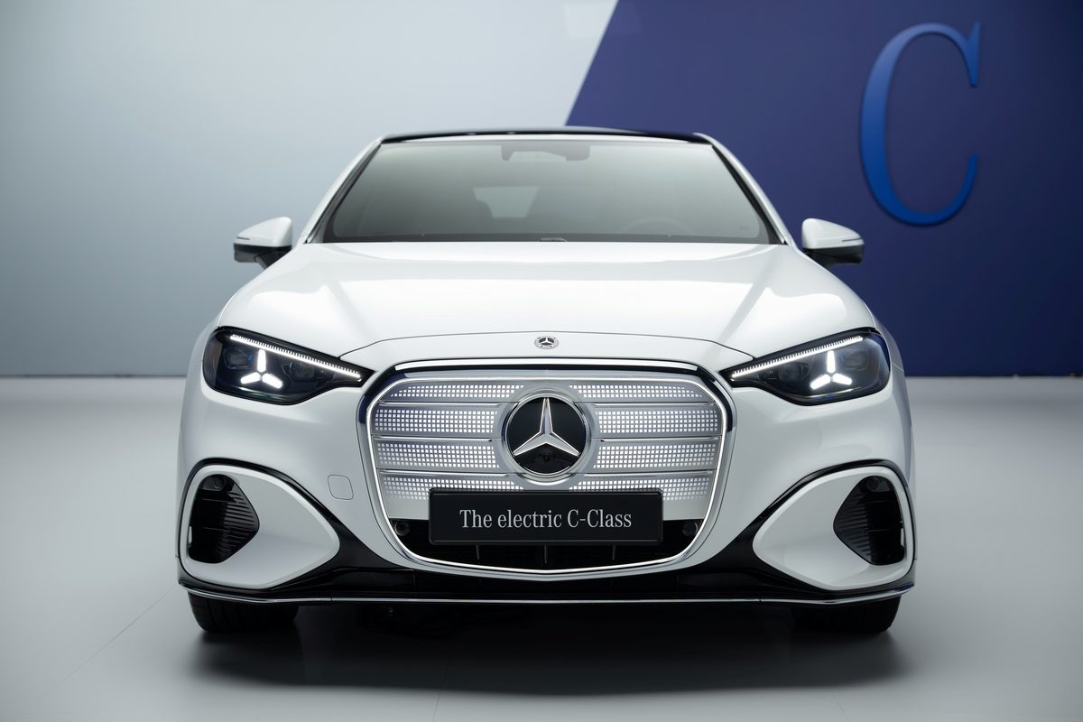 Mercedes-Benz C-Class Electric - photo 10
