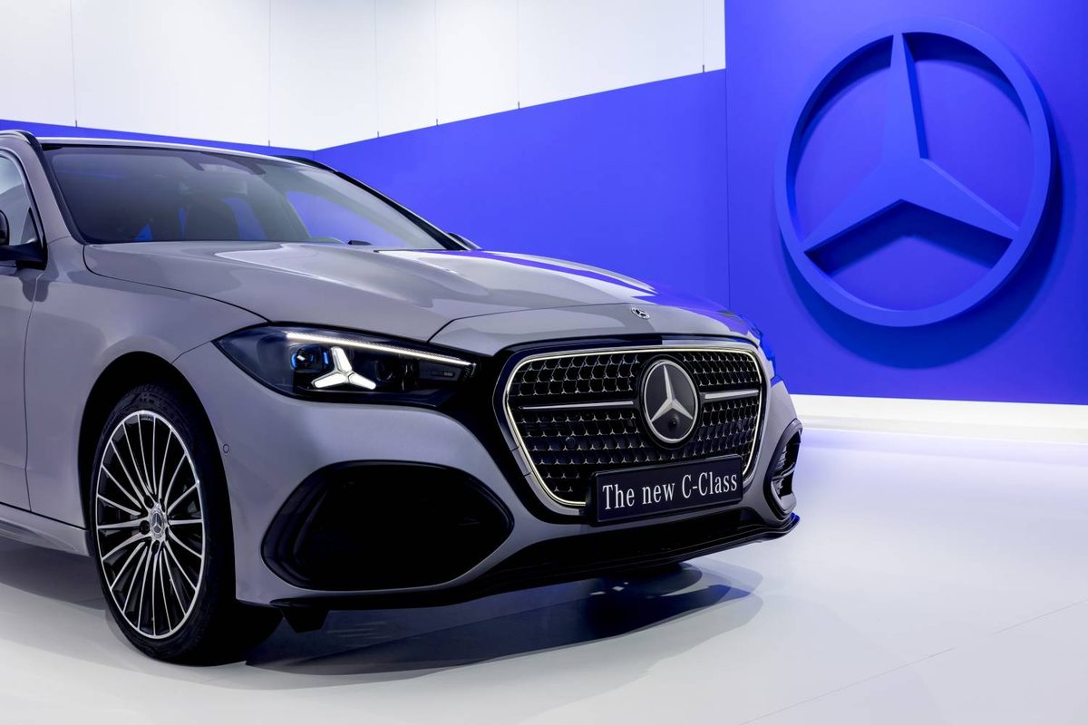 Mercedes-Benz C-Class - photo 12