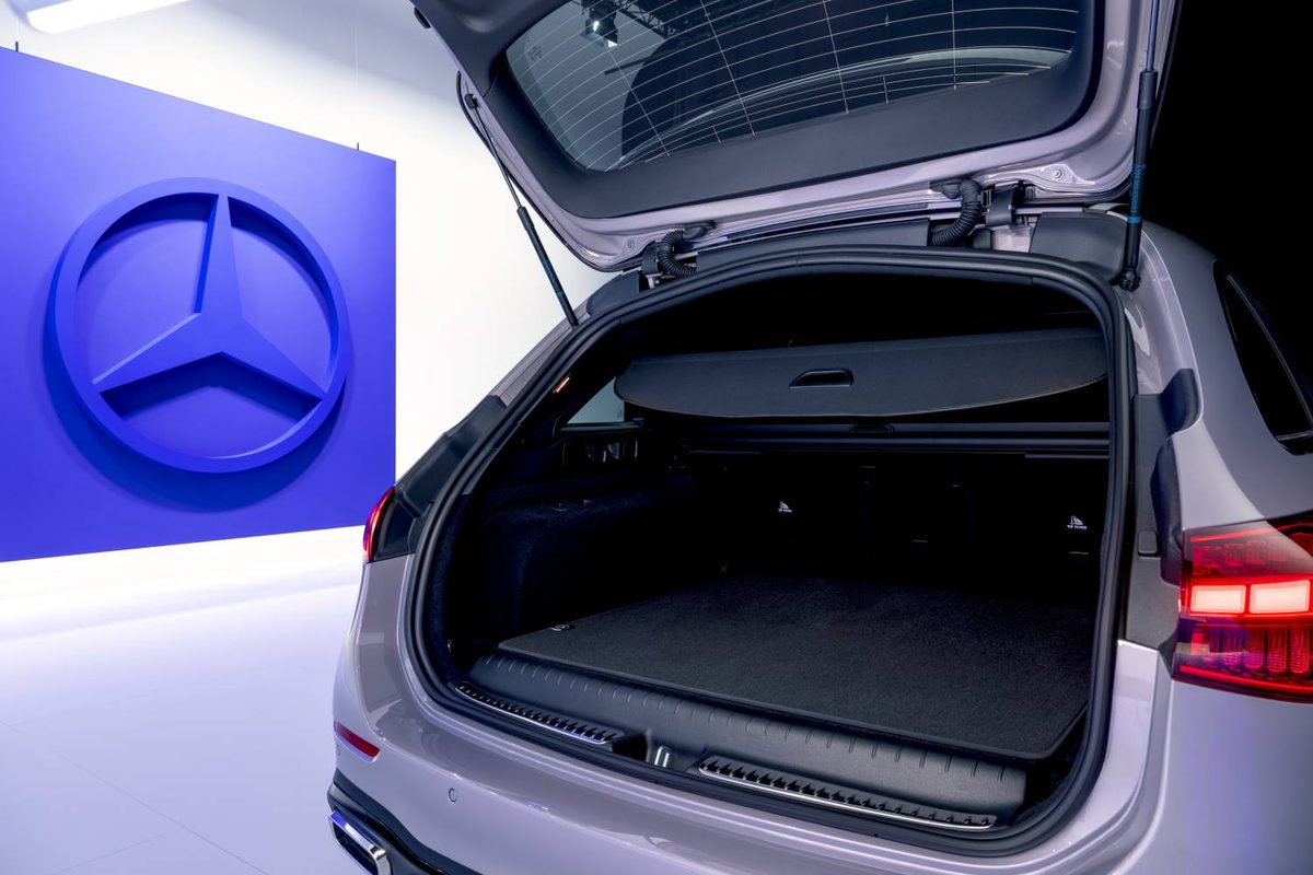 Mercedes-Benz C-Class - photo 20