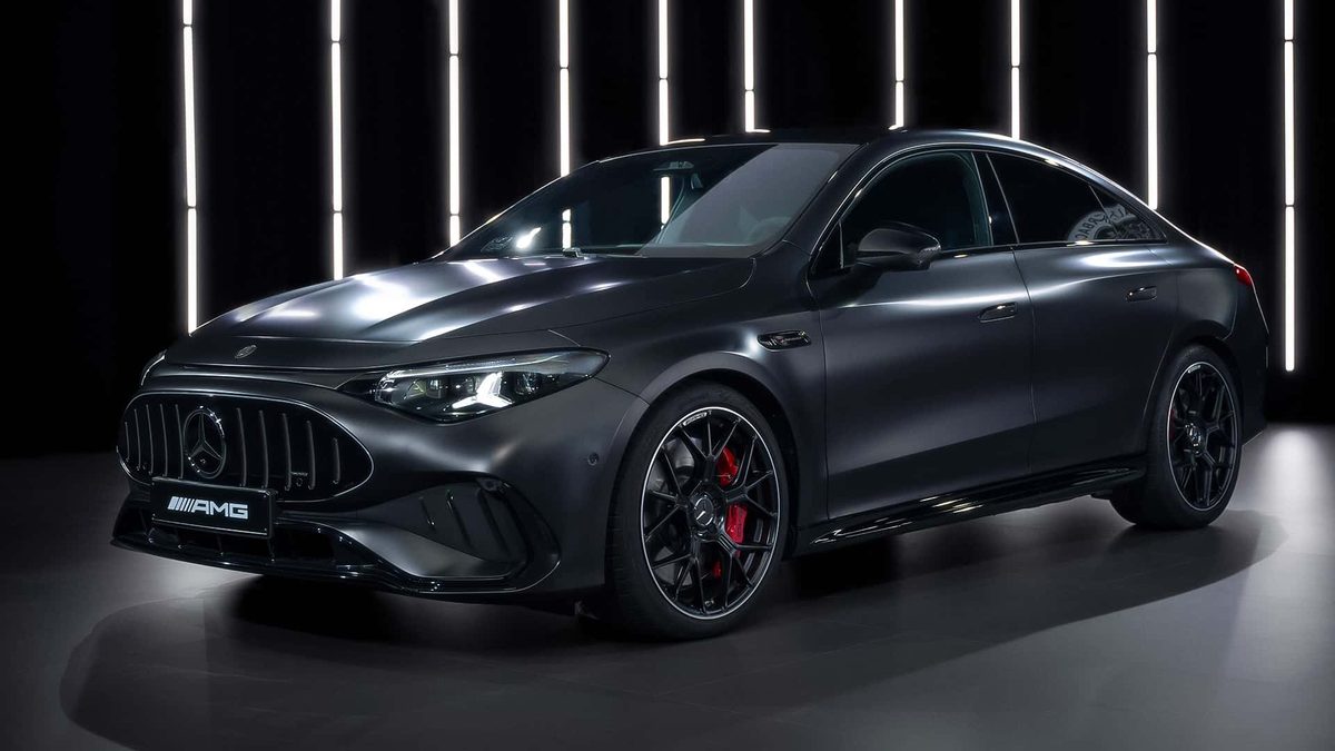 Mercedes-Benz AMG CLA 45 - photo 9