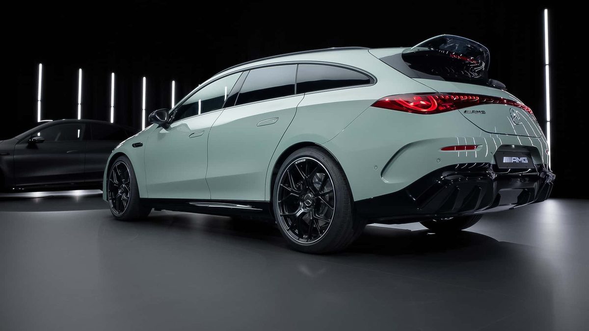Mercedes-Benz AMG CLA 45 - photo 14