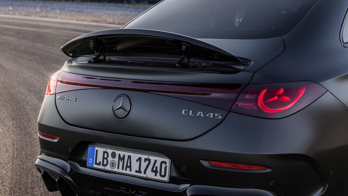 Mercedes-Benz AMG CLA 45 - photo 17