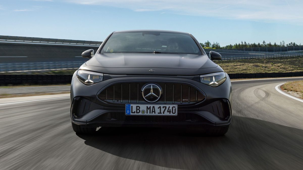 Mercedes-Benz AMG CLA 45 - photo 18