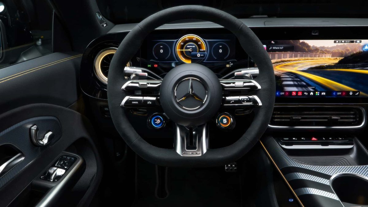 Mercedes-Benz AMG CLA 45 - photo 25
