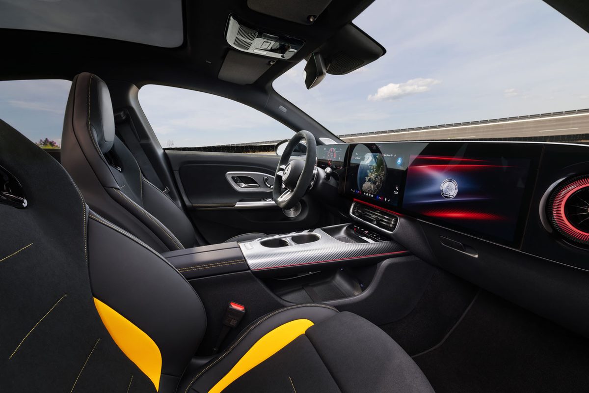Mercedes-Benz AMG CLA 45 - photo 26