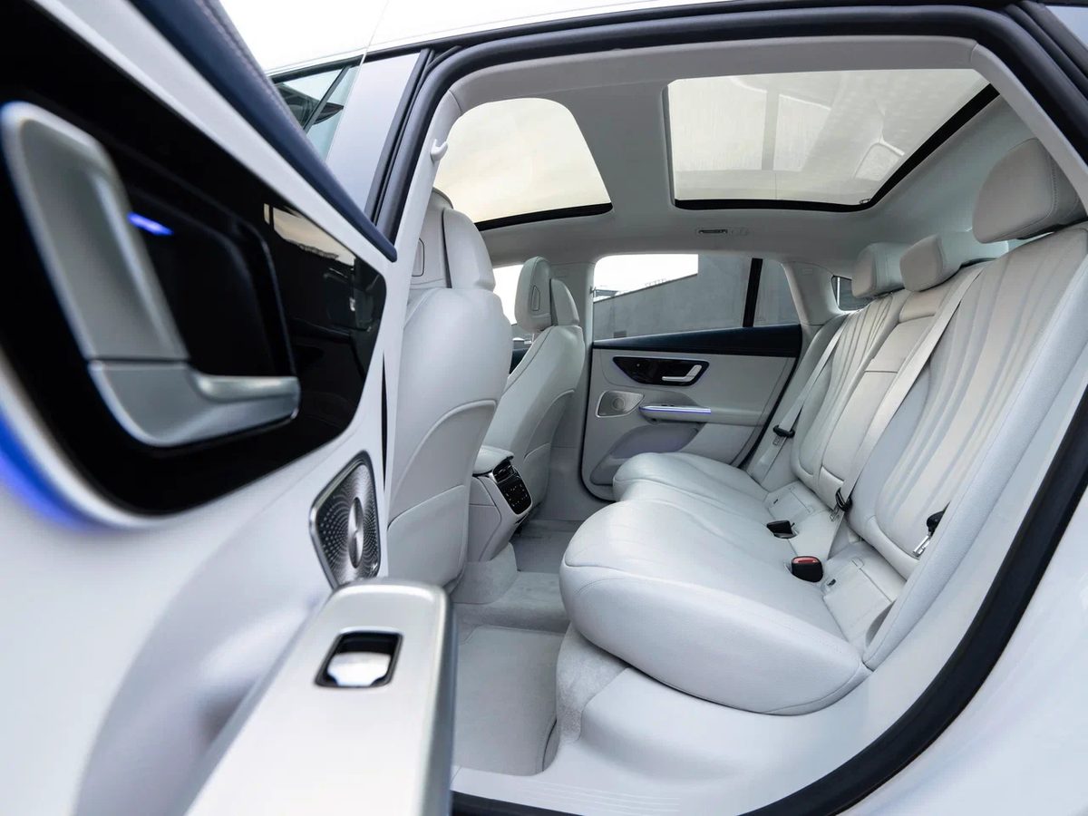 Mercedes-Benz EQE - photo 9