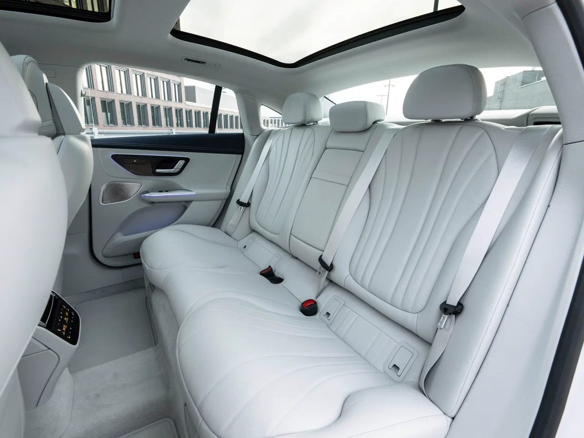 Mercedes-Benz EQE - photo 11