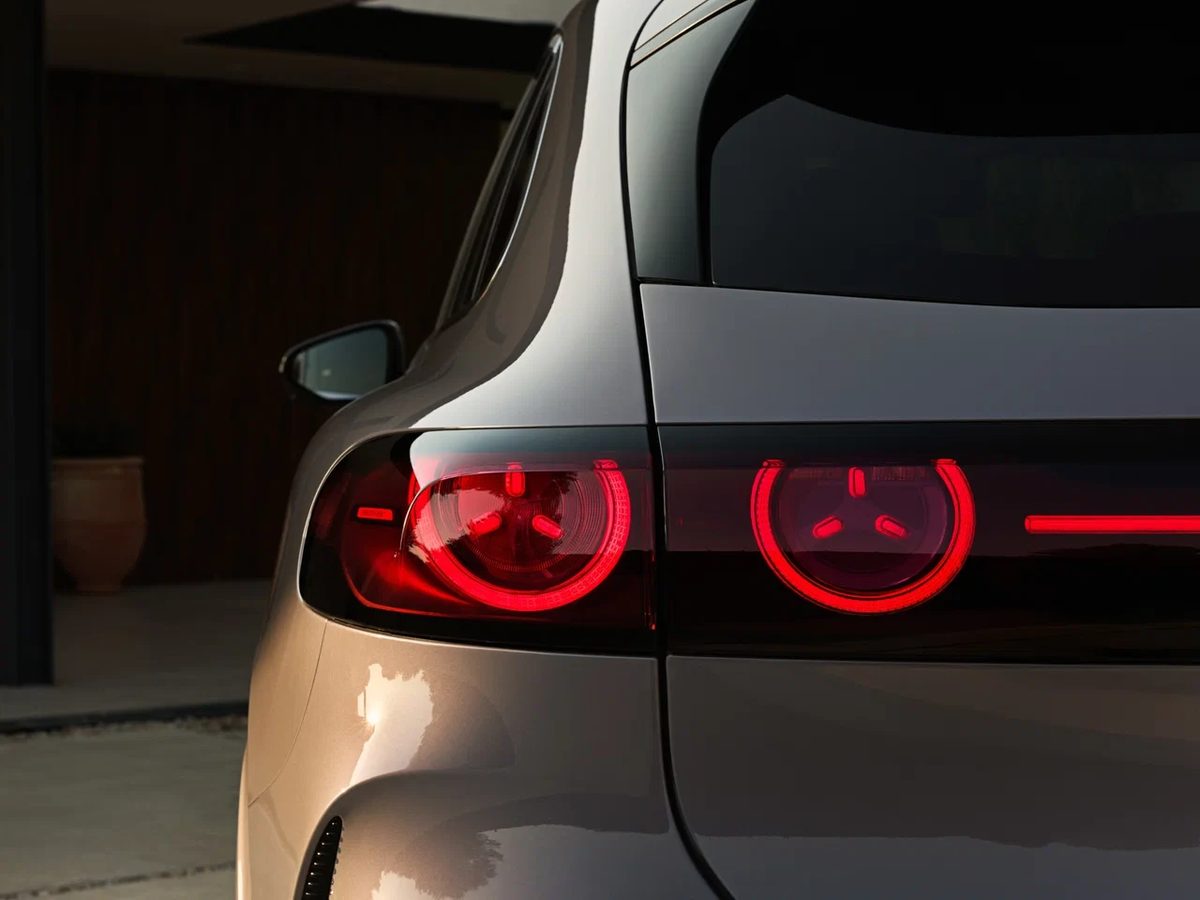 Mercedes-Benz GLC Electric - photo 9