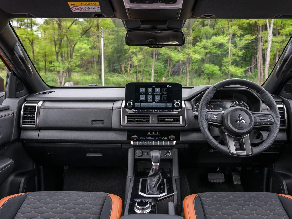 Mitsubishi Triton - photo 11