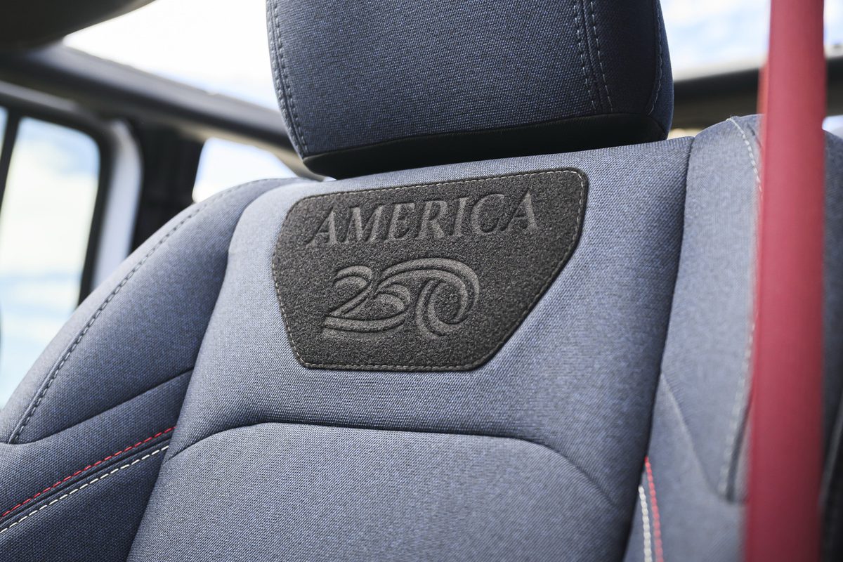 Jeep Wrangler America250: Captain America shield on the spare, V8 optional, $2,095 premium - photo 8