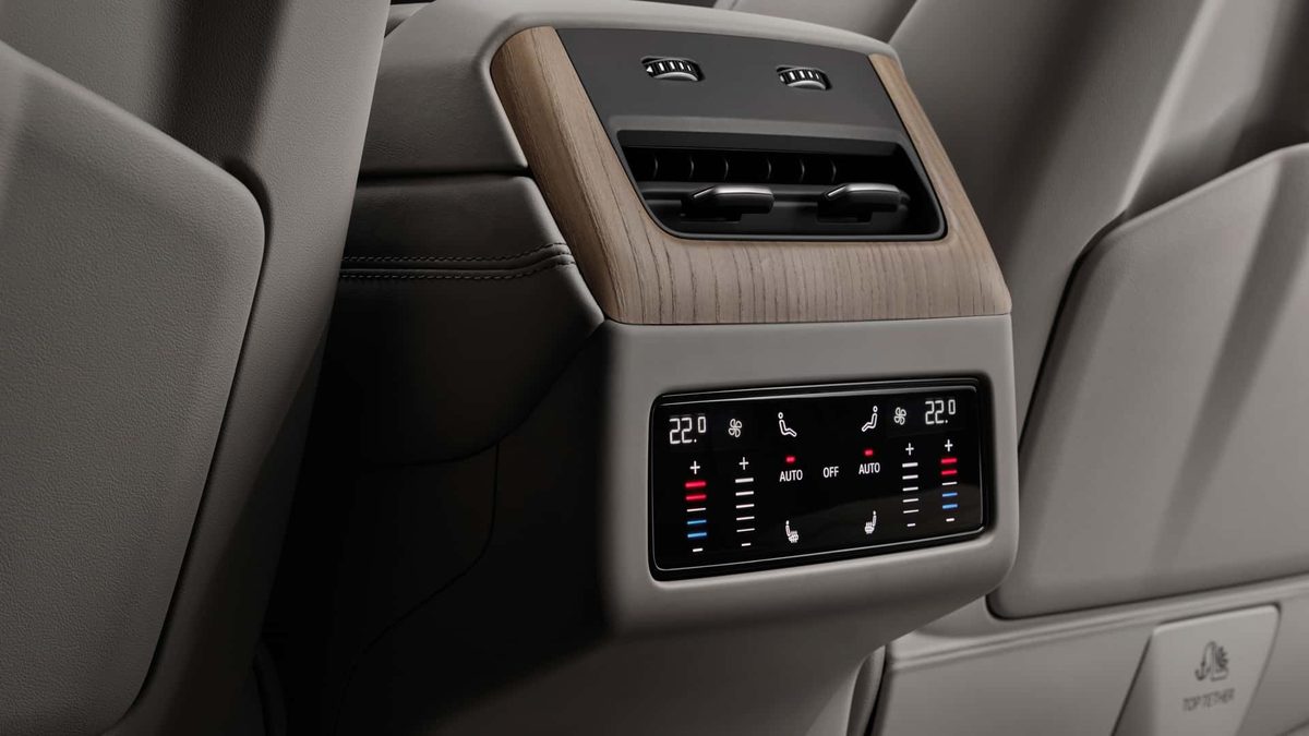 Third-generation Audi Q7 revealed: V6 diesel mild-hybrid for Europe, 591 hp SQ7 for the US - photo 14