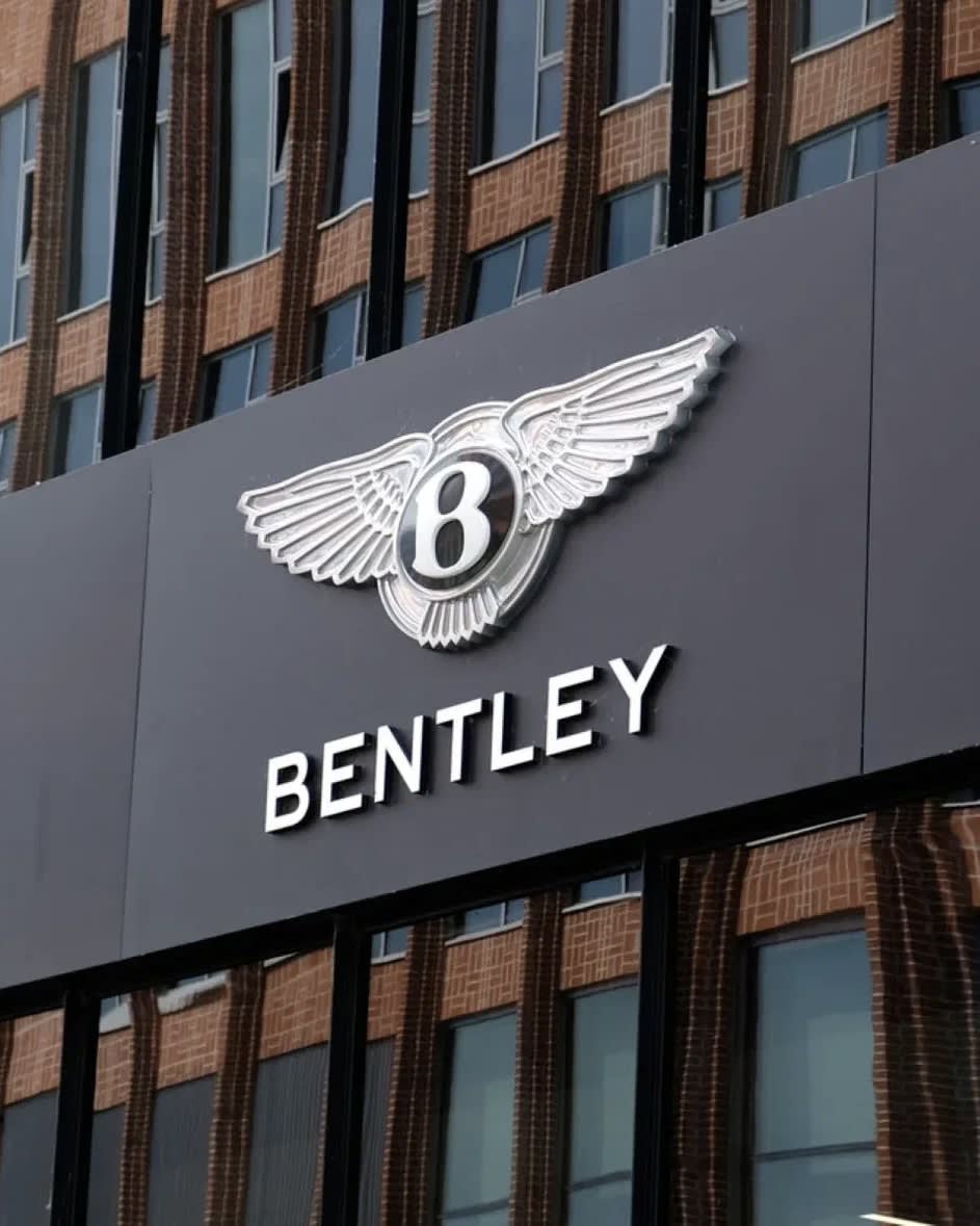 Bentley drops its fixed all-electric deadline