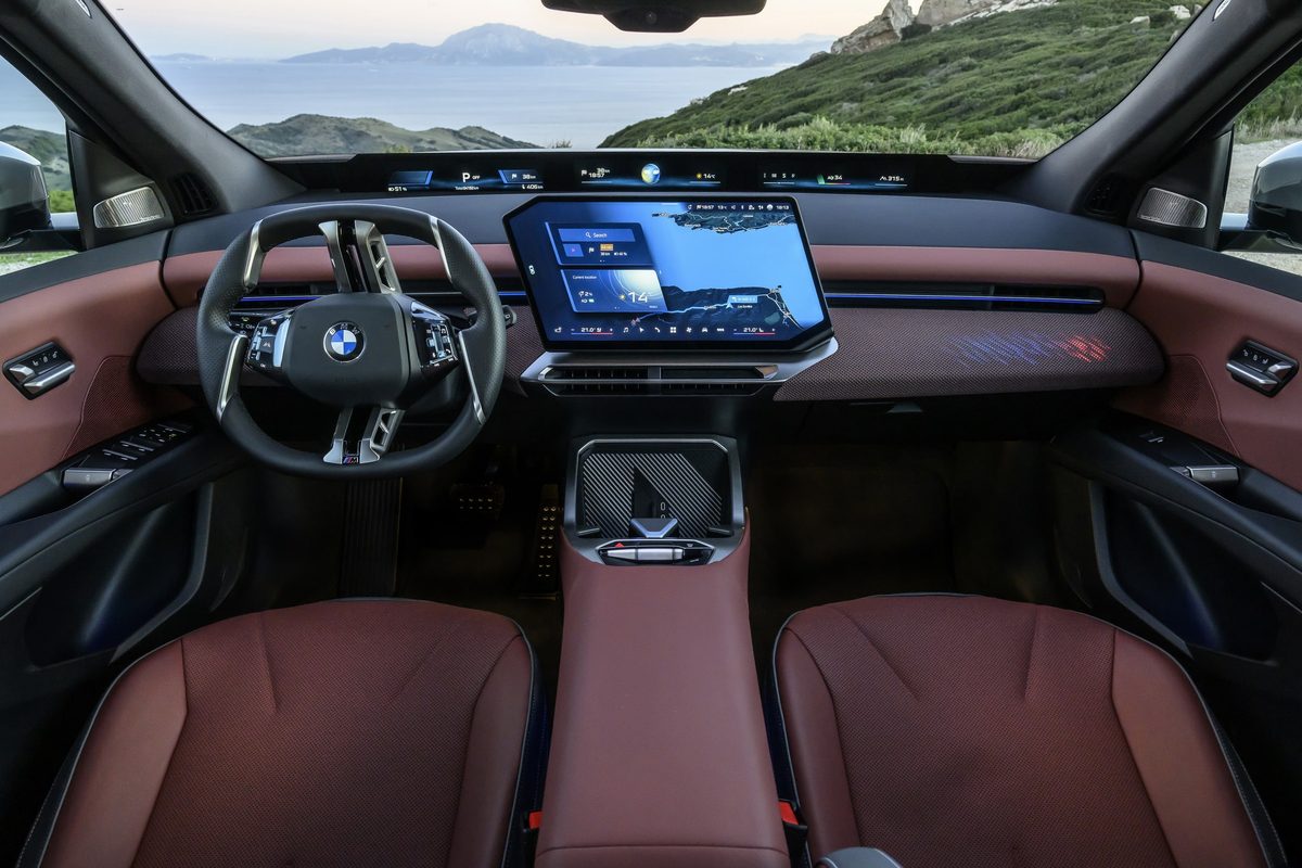 В BMW не собираются возвращать кнопки