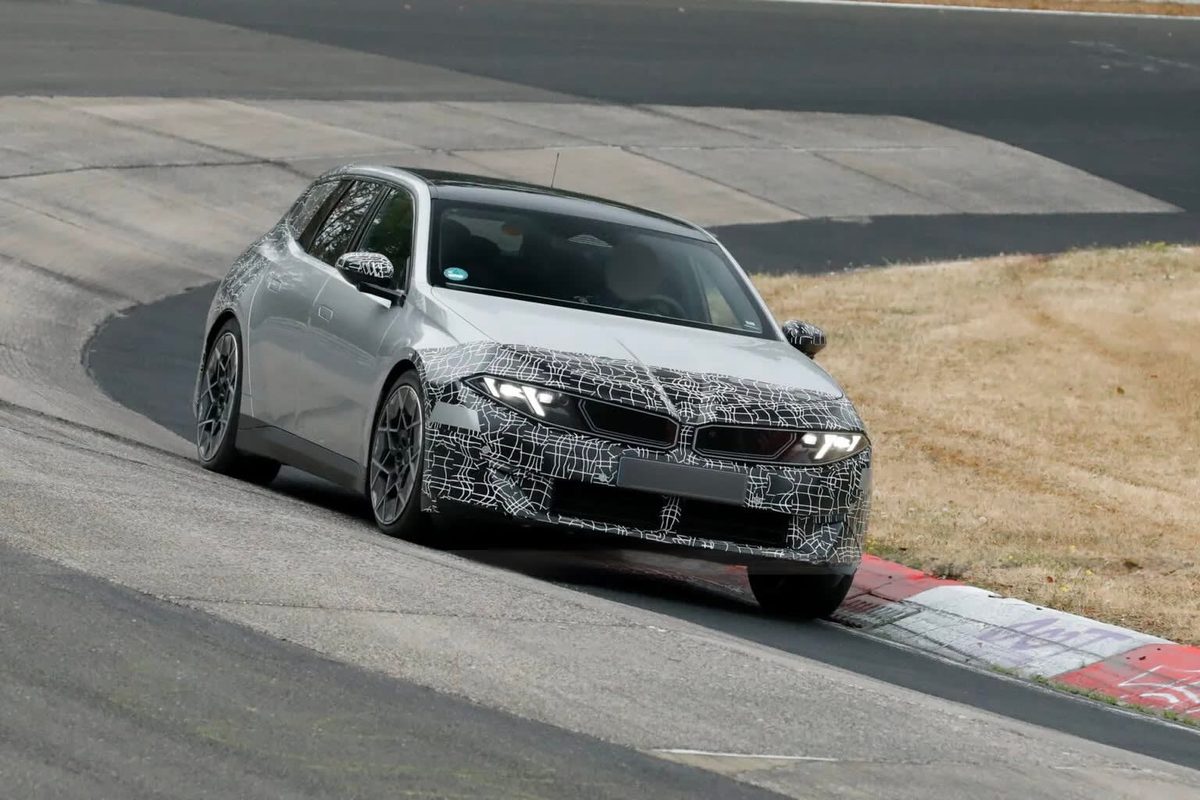 BMW i3 Touring spied at the Nurburgring