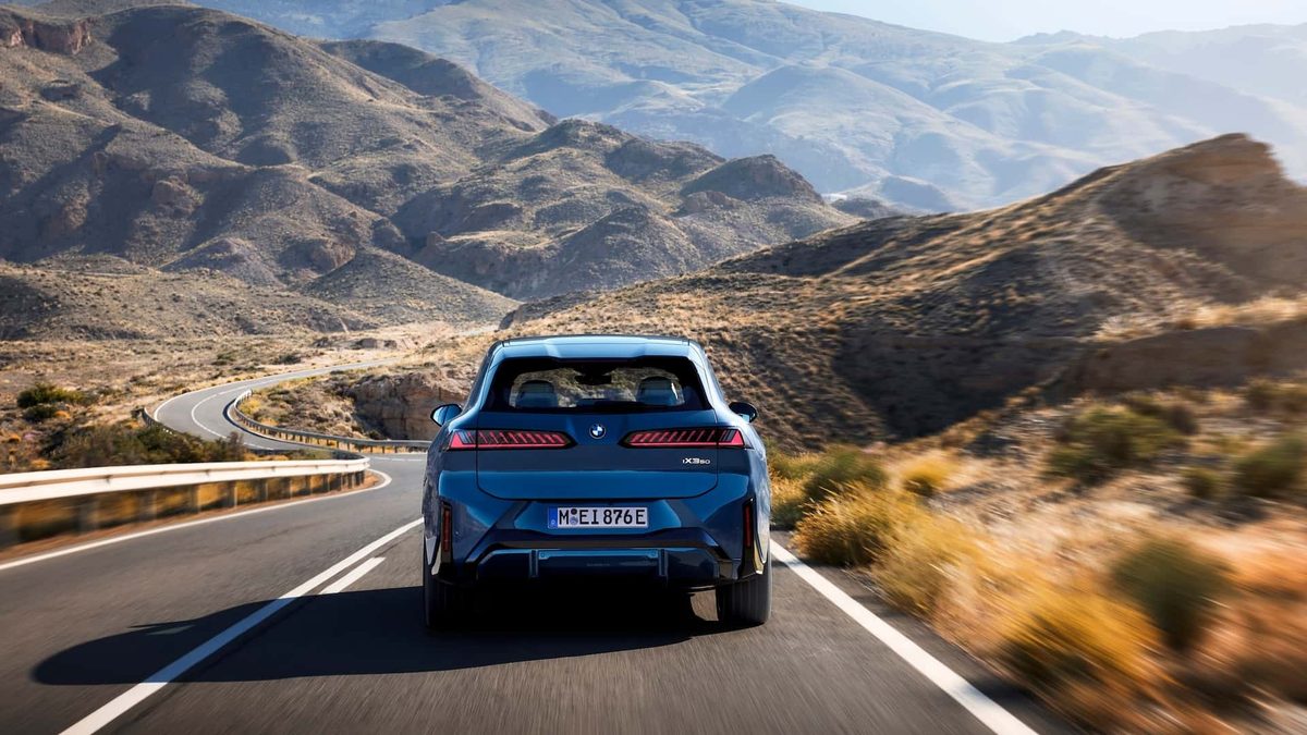 BMW iX3 - photo 6