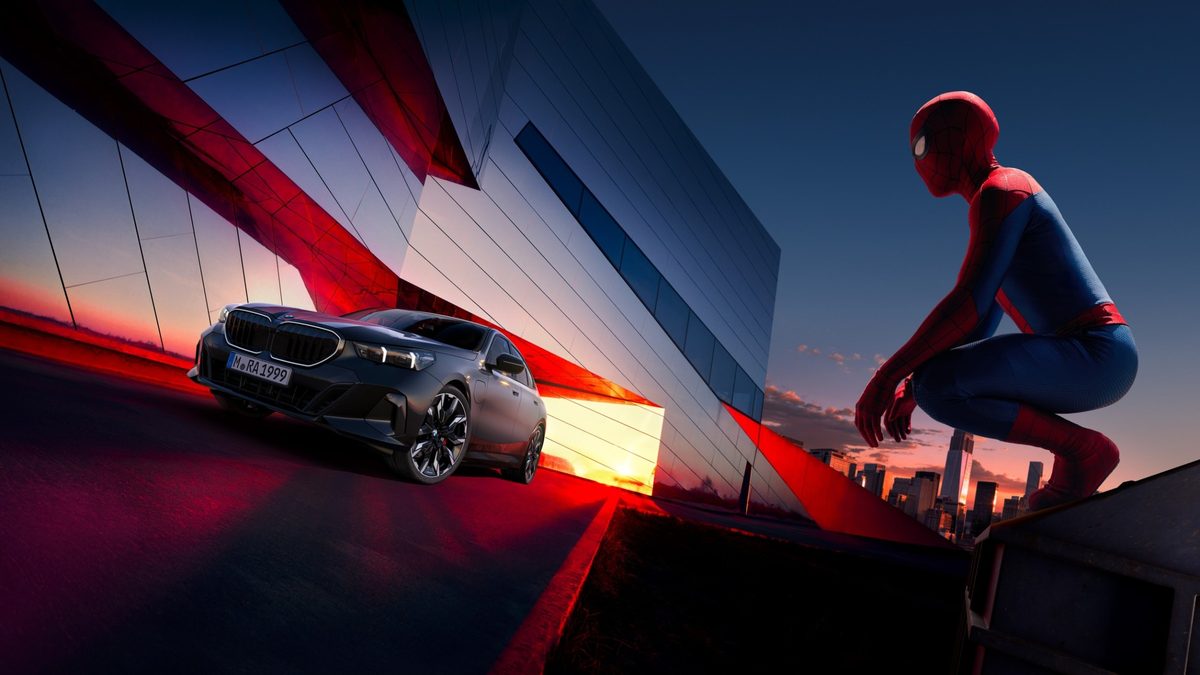BMW показала рекламу «Человека-паука» в машинах владельцев - photo 8