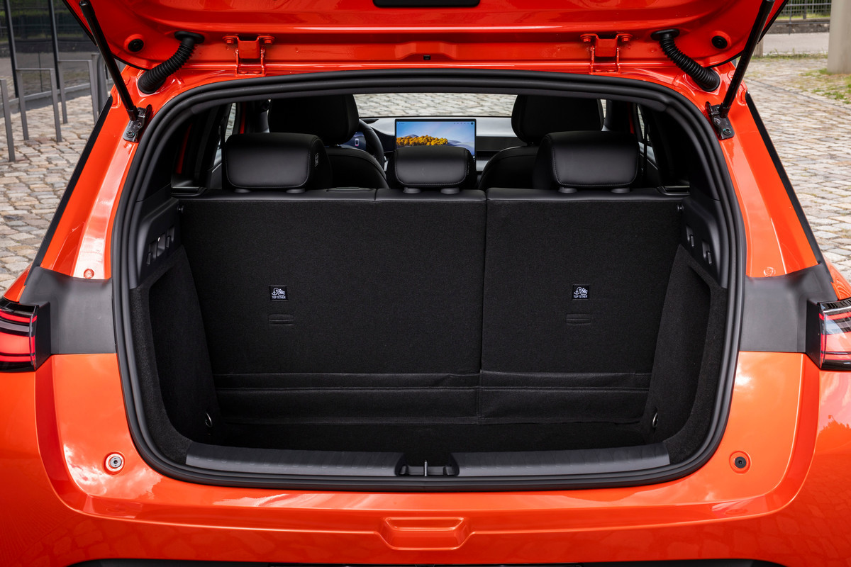 BYD Dolphin G: Europe's plug-in hatch gets its full spec sheet - photo 13