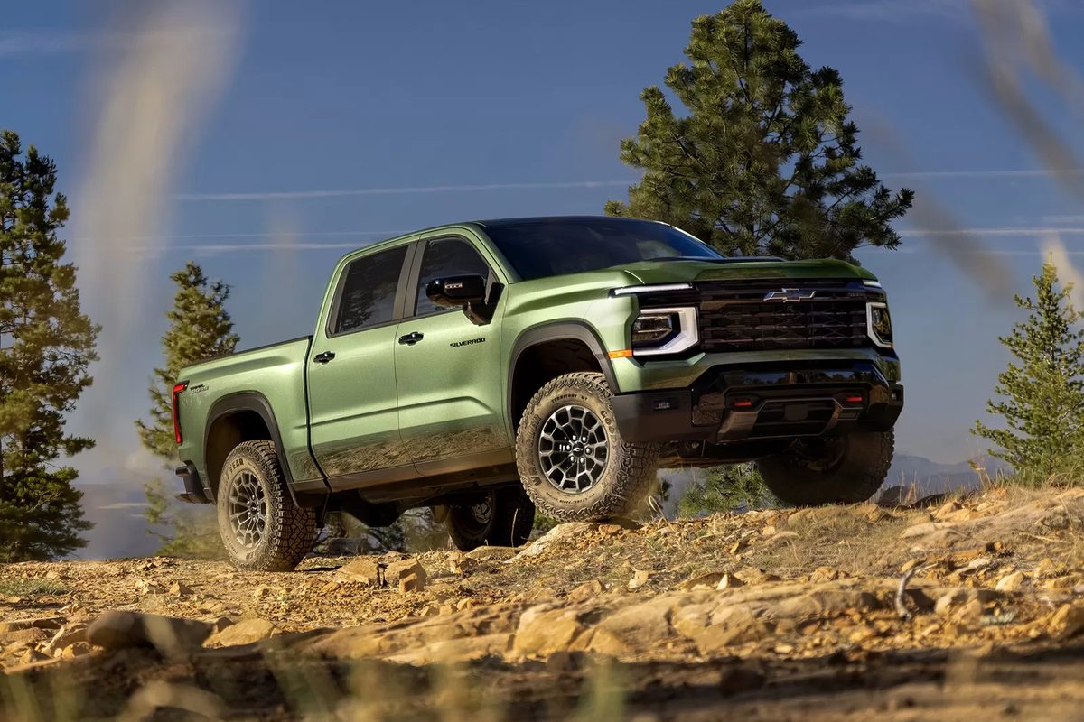 Chevrolet Silverado - photo 12