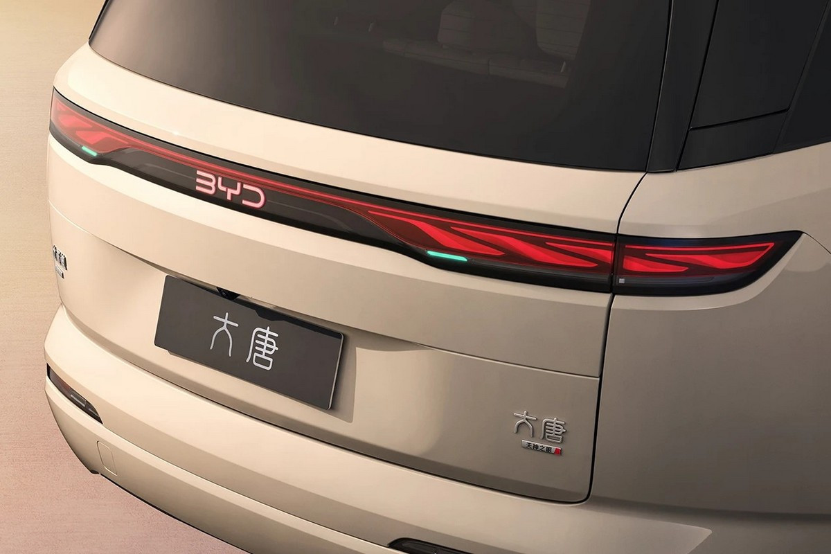 China bans blue exterior lights for driver-assist systems