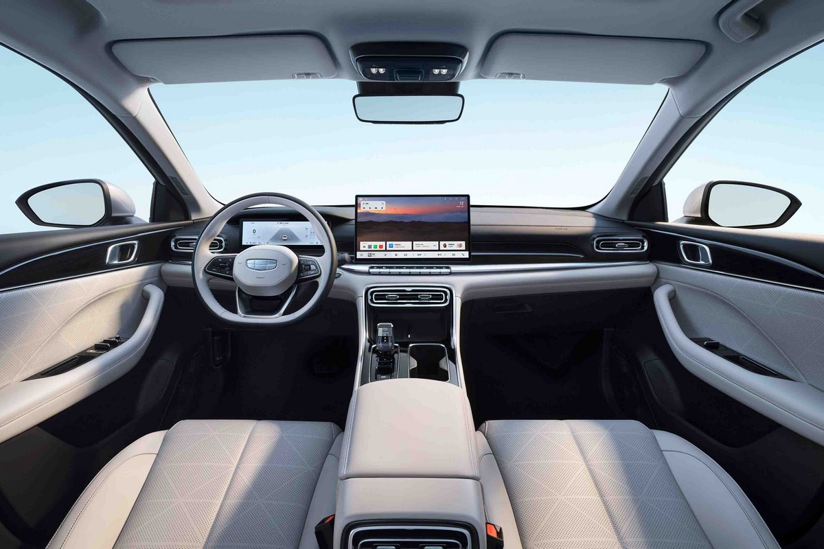 Geely Emgrand i-HEV - photo 6