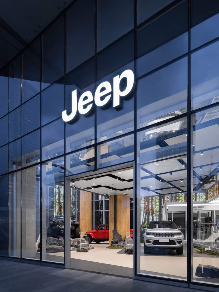 Jeep returns to building cars in China