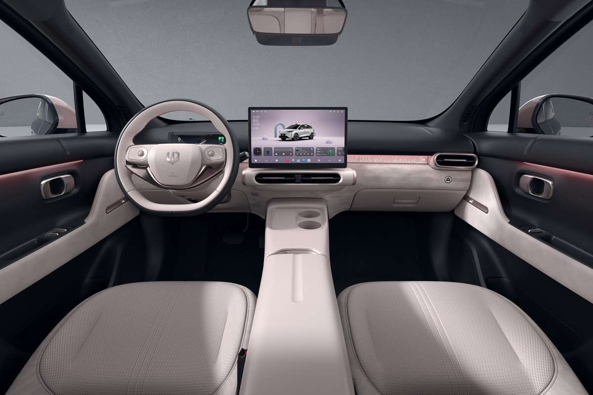 Leapmotor A05: a budget electric hatchback for China, with a European B03 twin - photo 10