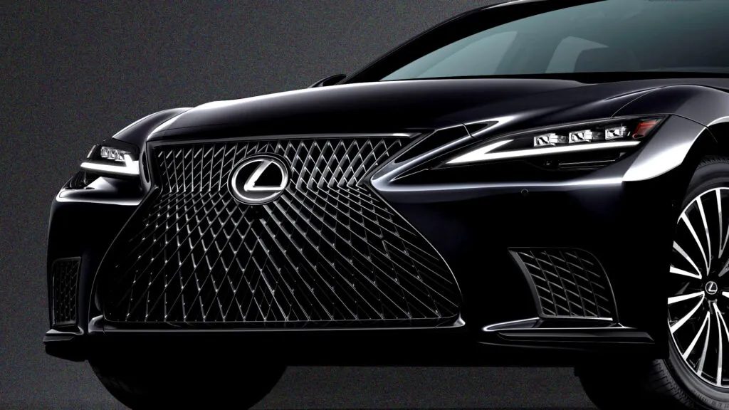 Lexus refreshes the LS in Japan, ends it in the US - photo 4