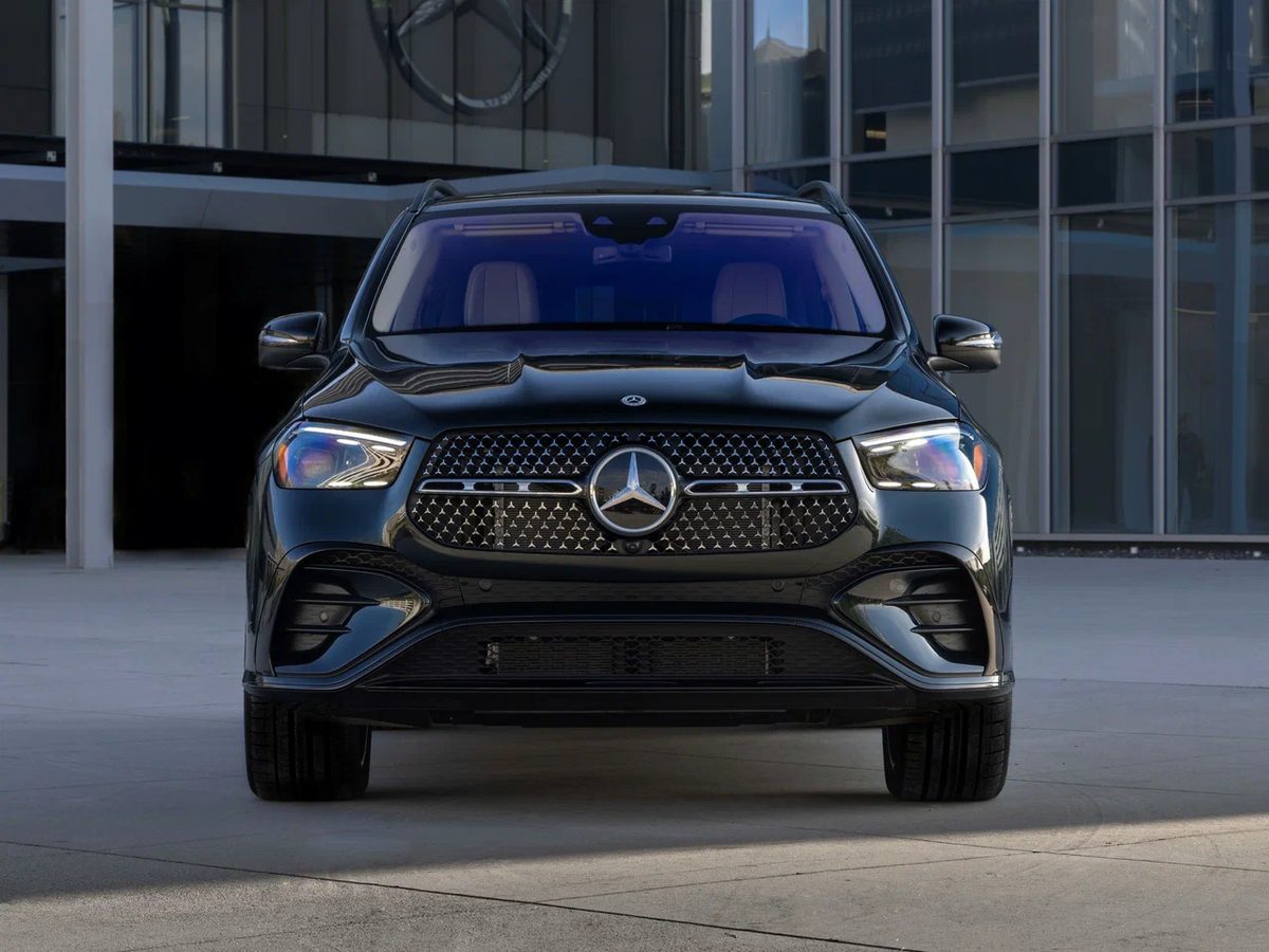 Mercedes-Benz GLE Gets Second Facelift  - Three Screens, New Six-Cylinders - photo 10