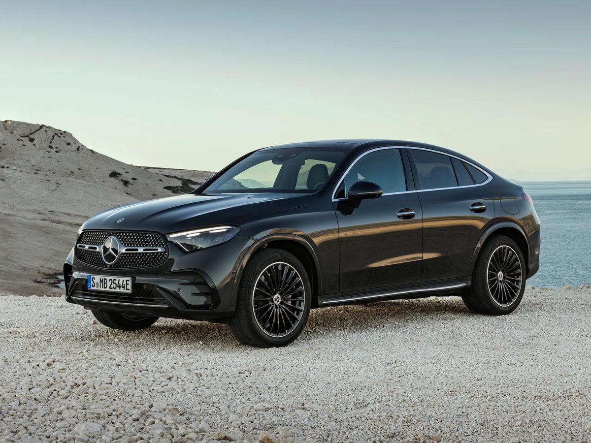 Mercedes-Benz recalls 310,667 US vehicles over a door-latch fault - photo 8
