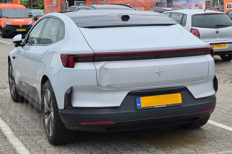 Polestar 4 owners are denting the tailgate the missing rear window can't see - photo 8
