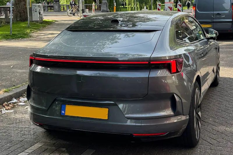 Polestar 4 owners are denting the tailgate the missing rear window can't see - photo 9
