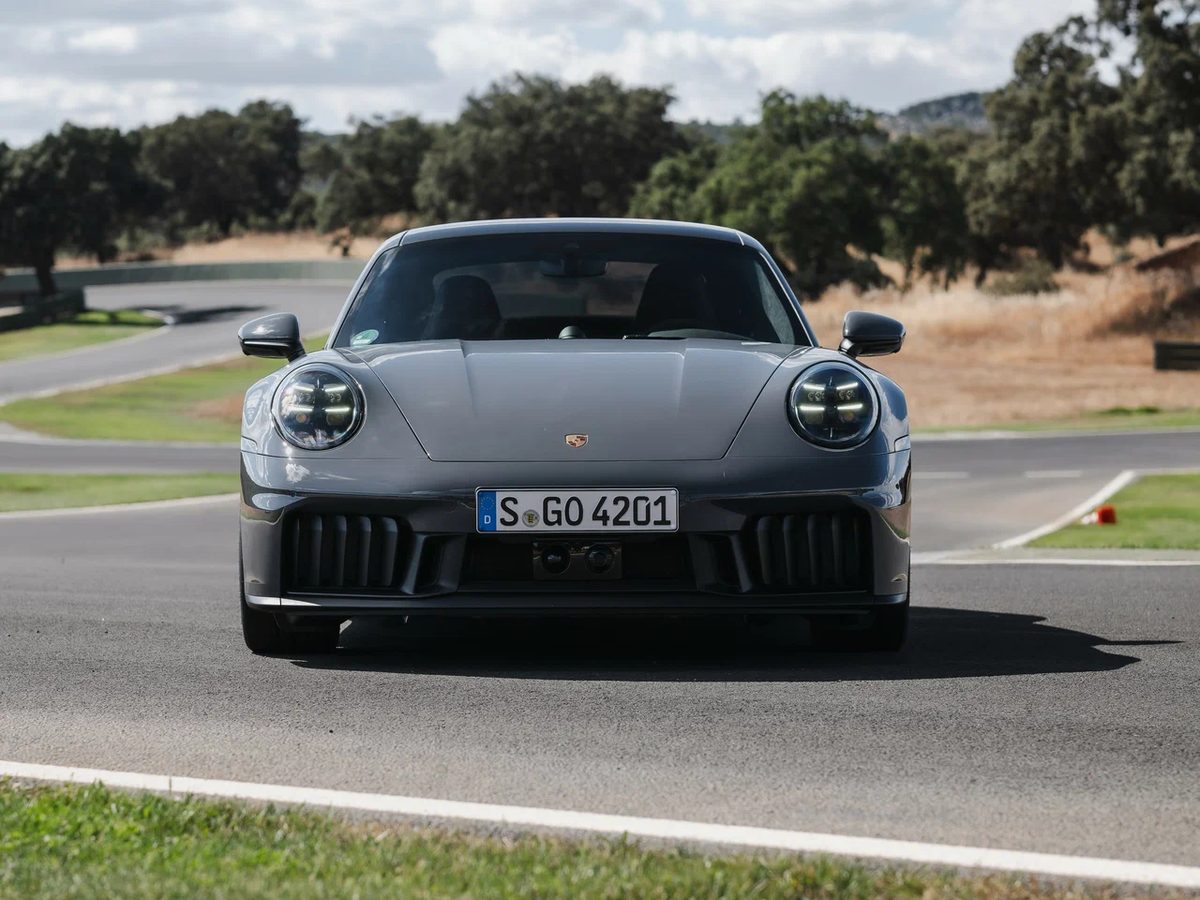 Porsche expands job cuts, rethinks its lineup - photo 2