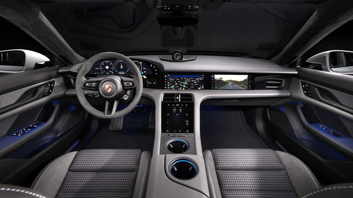 Porsche Taycan: production paused as sales fall 22% in 2025 - photo 2