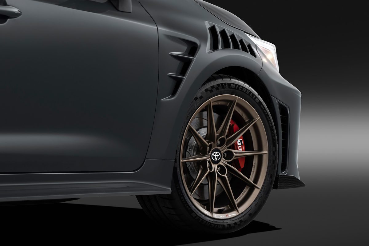 Toyota GRMN Corolla: a hardcore, Nürburgring-honed hot hatch with 304 hp and a manual only - photo 5
