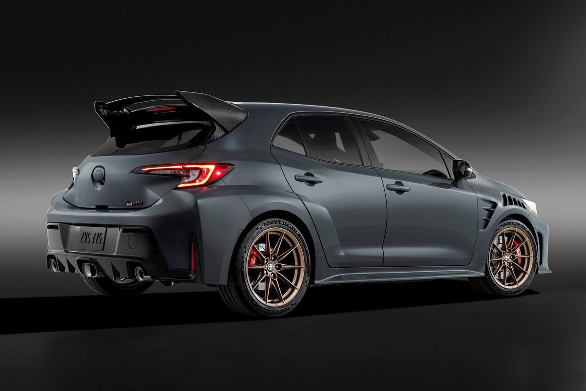Toyota GRMN Corolla: a hardcore, Nürburgring-honed hot hatch with 304 hp and a manual only - photo 16