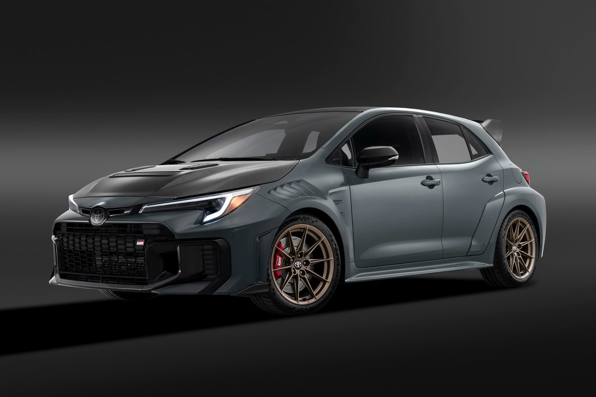 Toyota GRMN Corolla: a hardcore, Nürburgring-honed hot hatch with 304 hp and a manual only - photo 19
