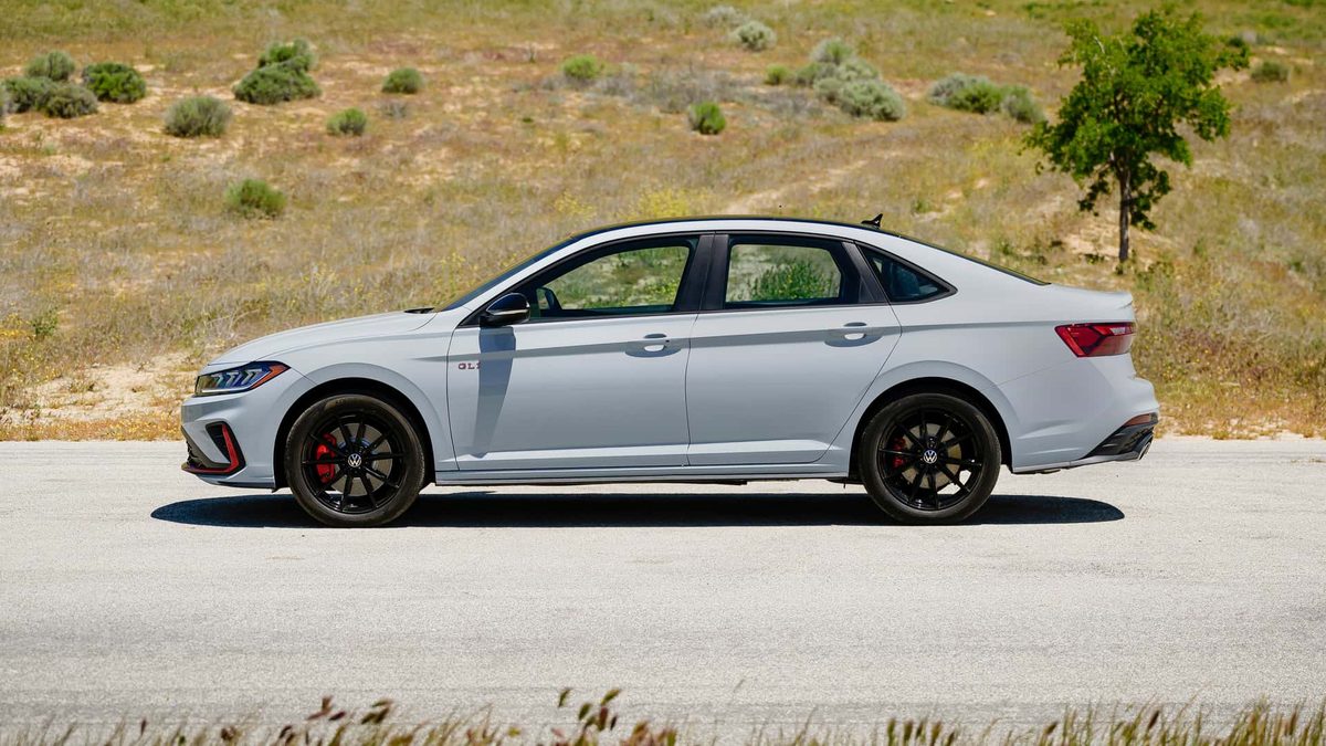 Volkswagen Drops Its Last Manual in the US  - Jetta GLI Goes Automatic-Only - photo 6