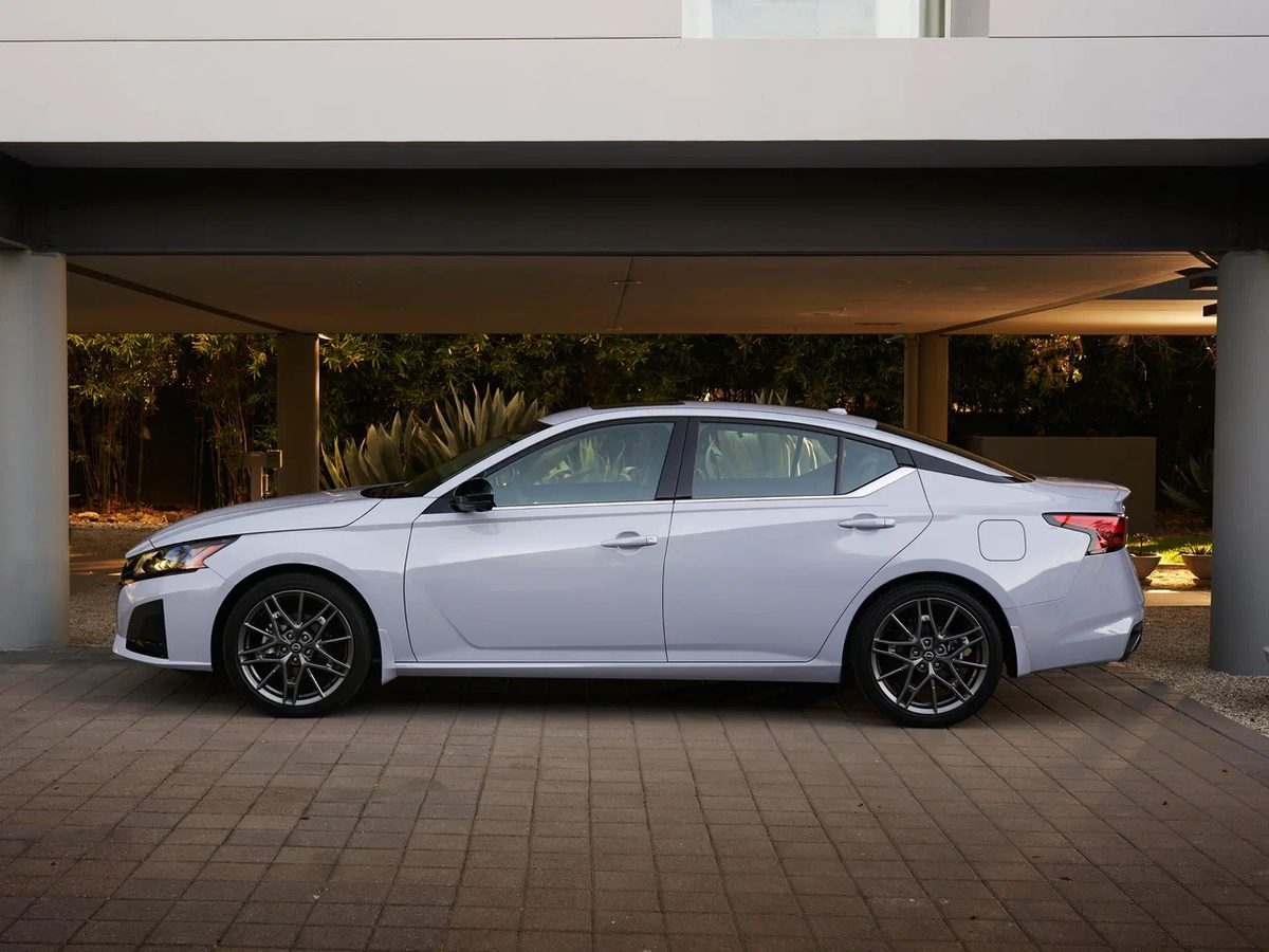 Nissan Altima - photo 5