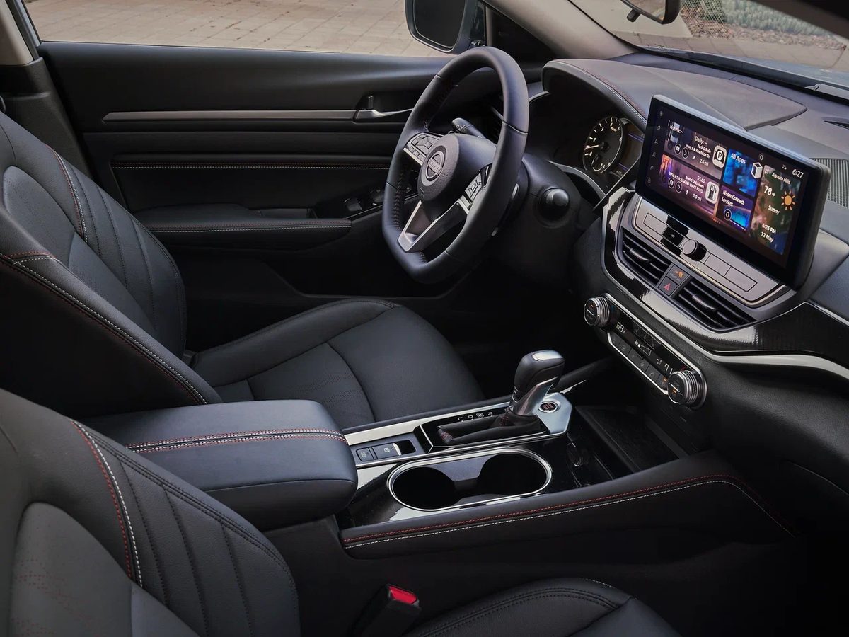 Nissan Altima - photo 8