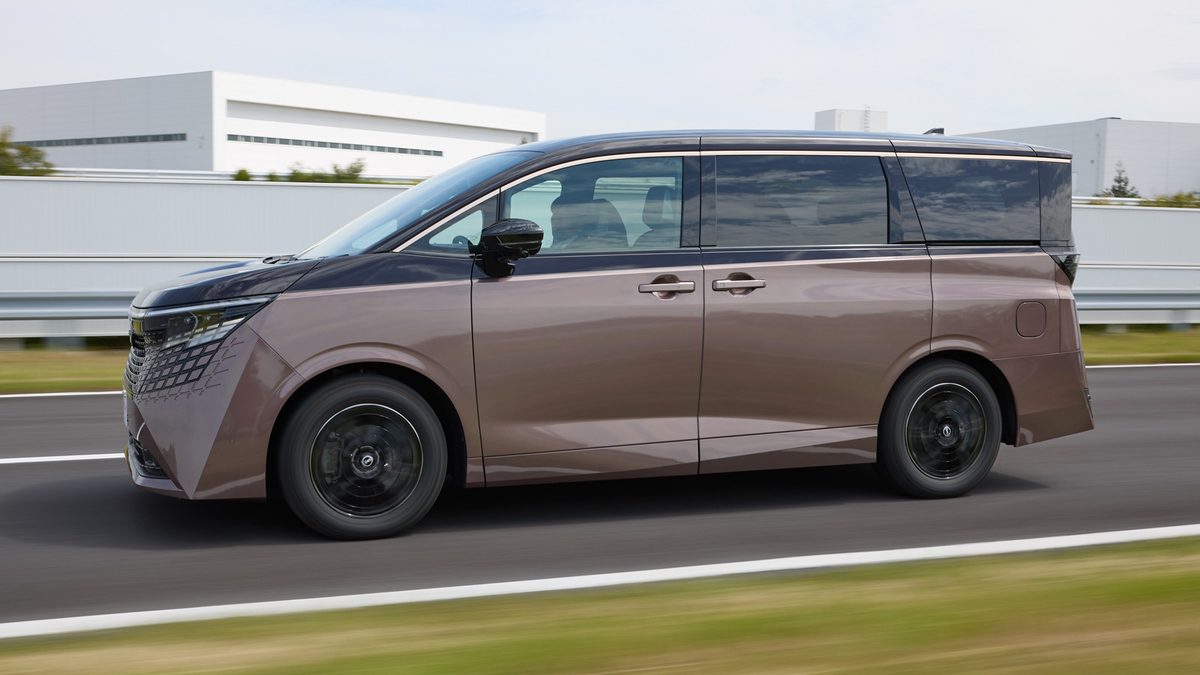 Nissan Elgrand - photo 4