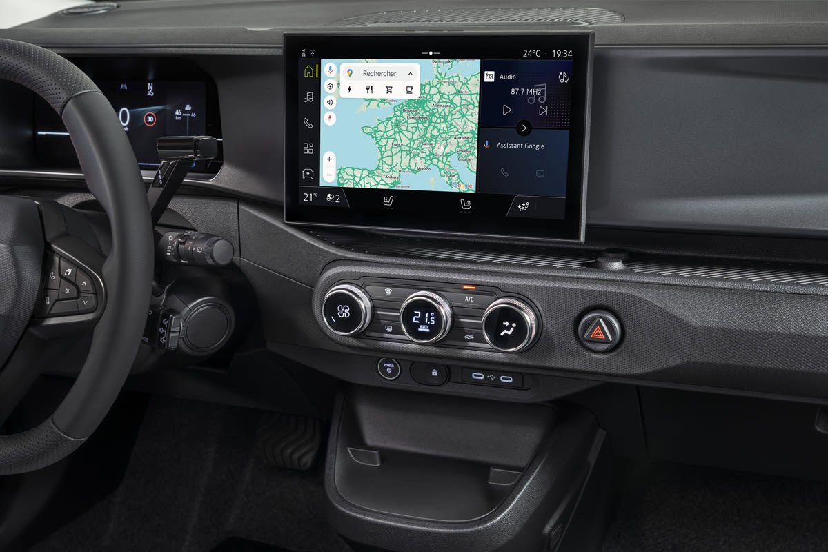 Nissan Pixo - photo 8