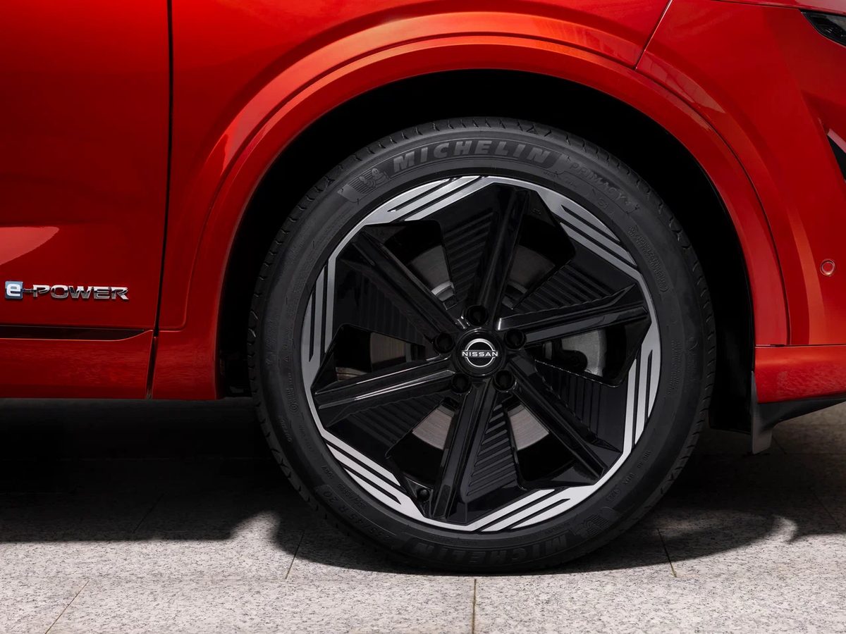 Nissan Qashqai - photo 8