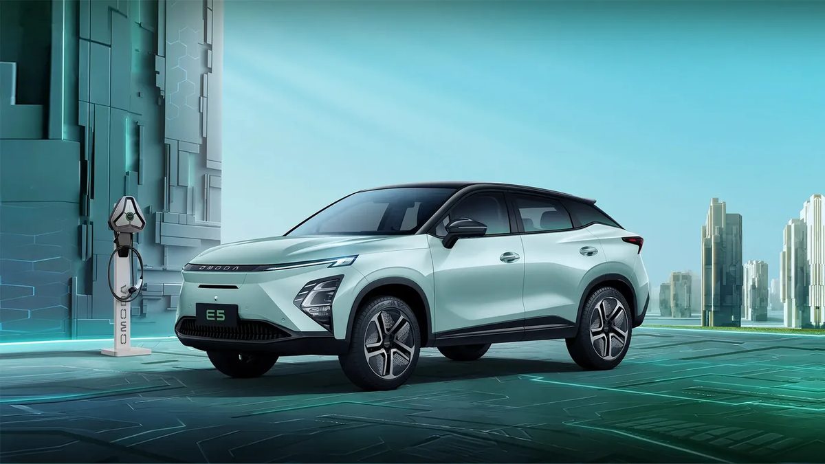 Nissan Cuts a Line at Sunderland, Chinese Makers Move In - photo 6