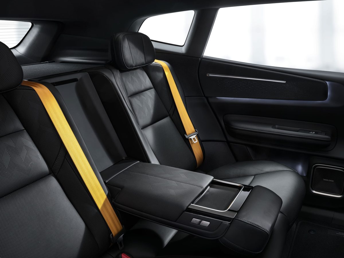 Polestar 4 SUV - photo 14