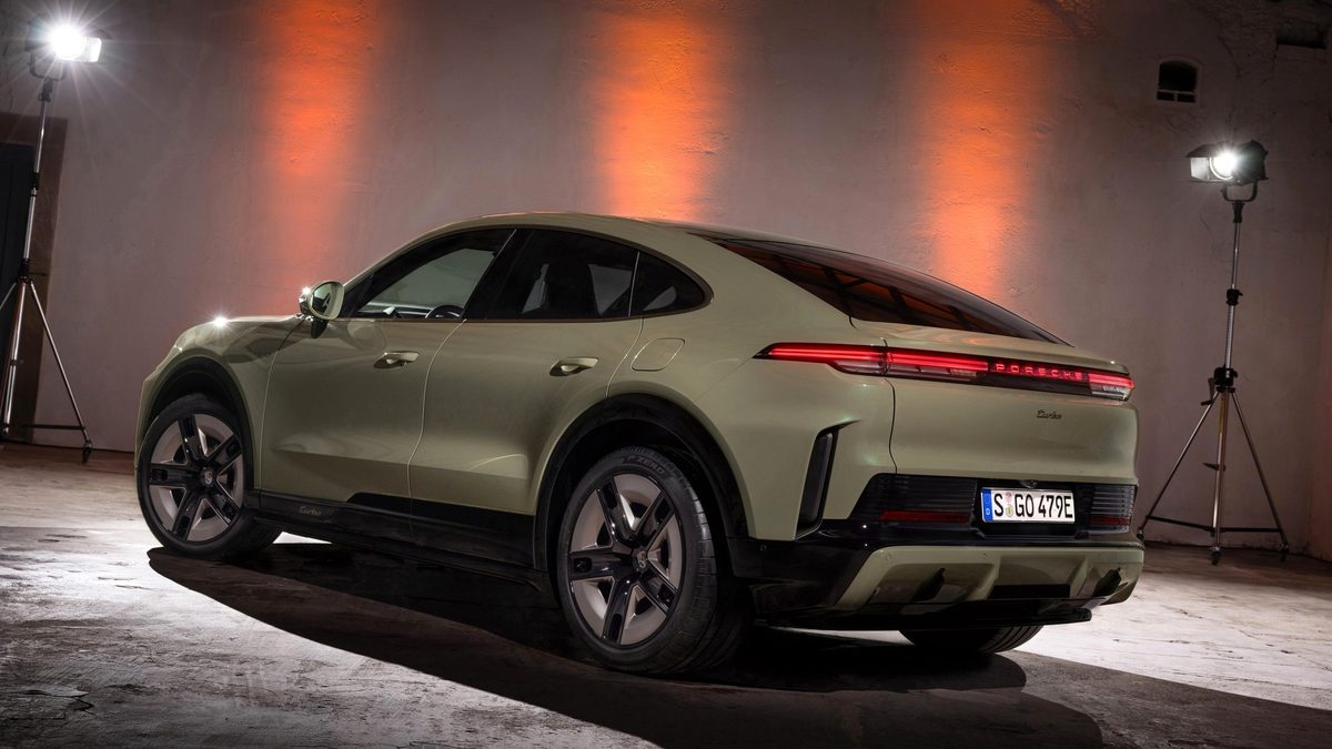 Porsche Cayenne Coupe Electric - photo 8
