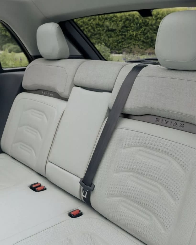 Rivian R3 - photo 6