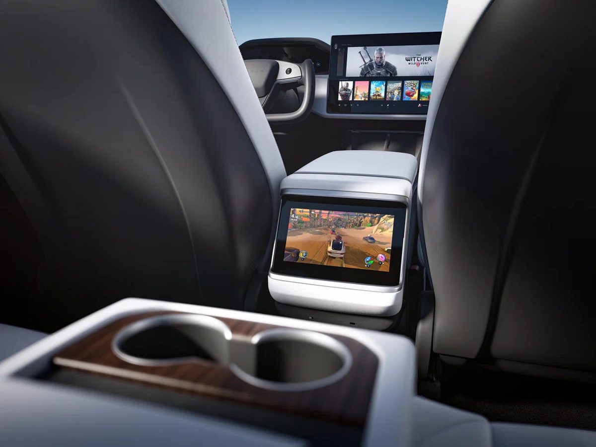 Tesla Model S - photo 6