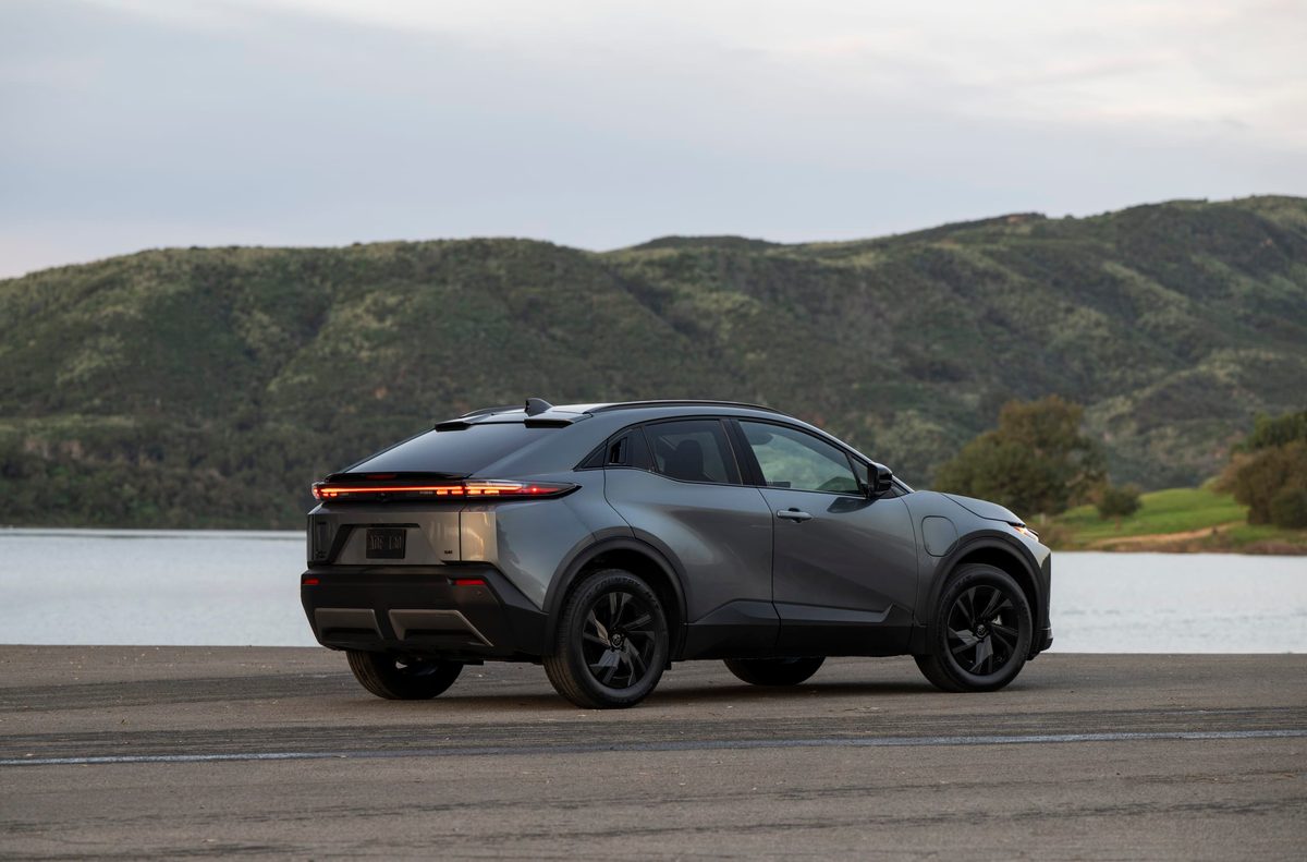 Toyota C-HR EV - photo 4