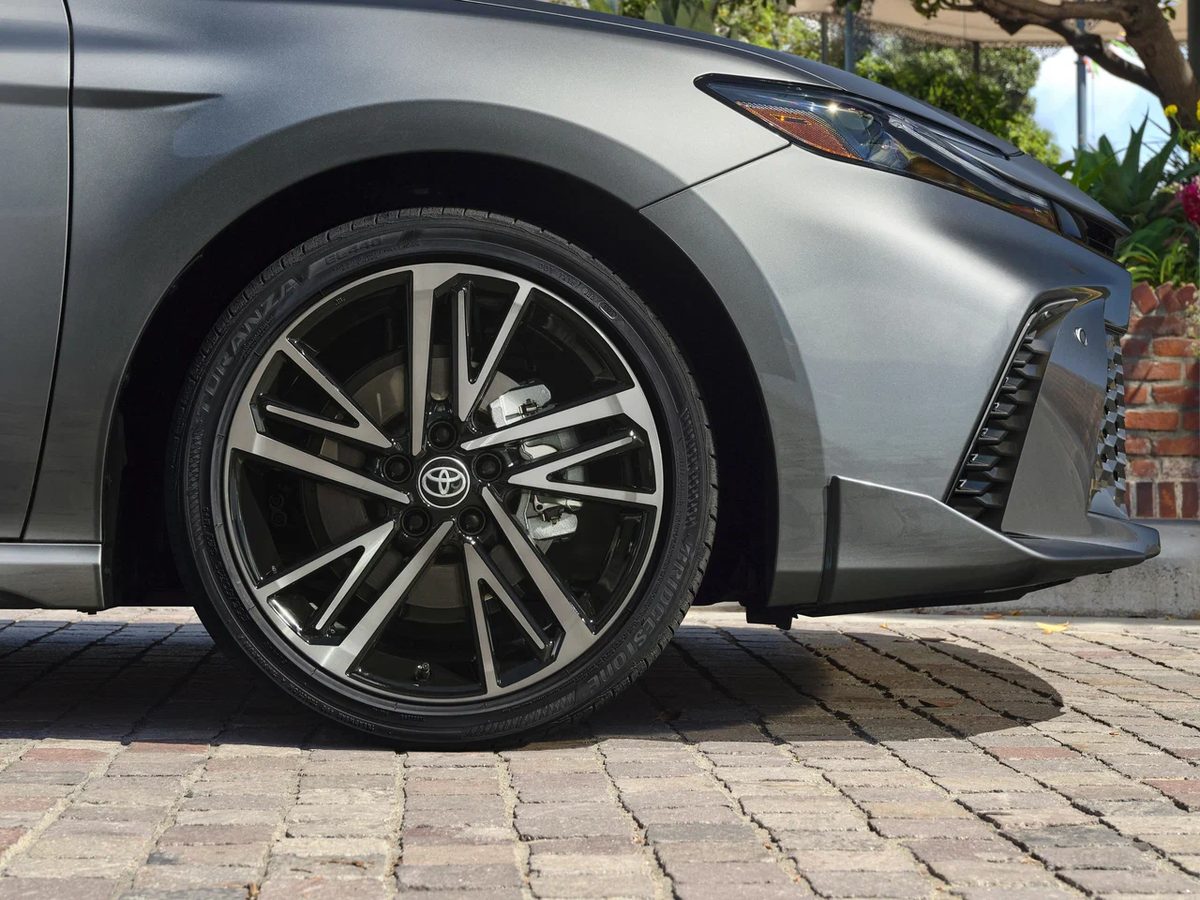 Toyota Camry - photo 6